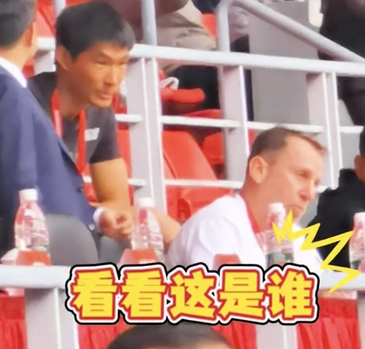  久爾杰維奇現身鹽城，現場(chǎng)觀(guān)看中國U22國足vs韓國
