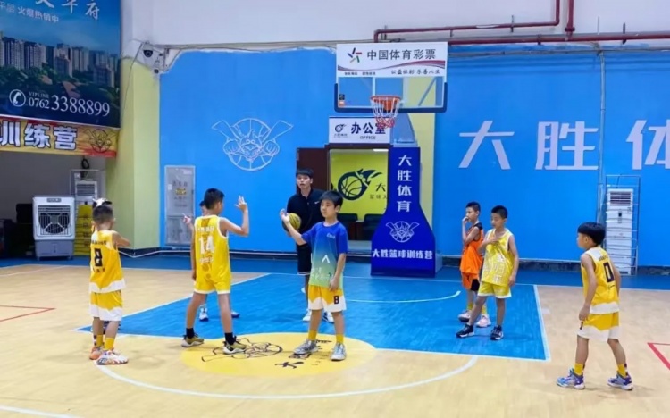 廣東河源體彩少兒籃球培訓班:結營(yíng)不散場(chǎng),夢(mèng)想正啟航