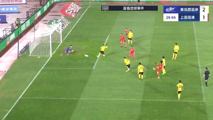 這球漂亮!19歲李新翔晃過(guò)張呈棟單挑防線(xiàn)破門(mén),海港生涯處子球!
