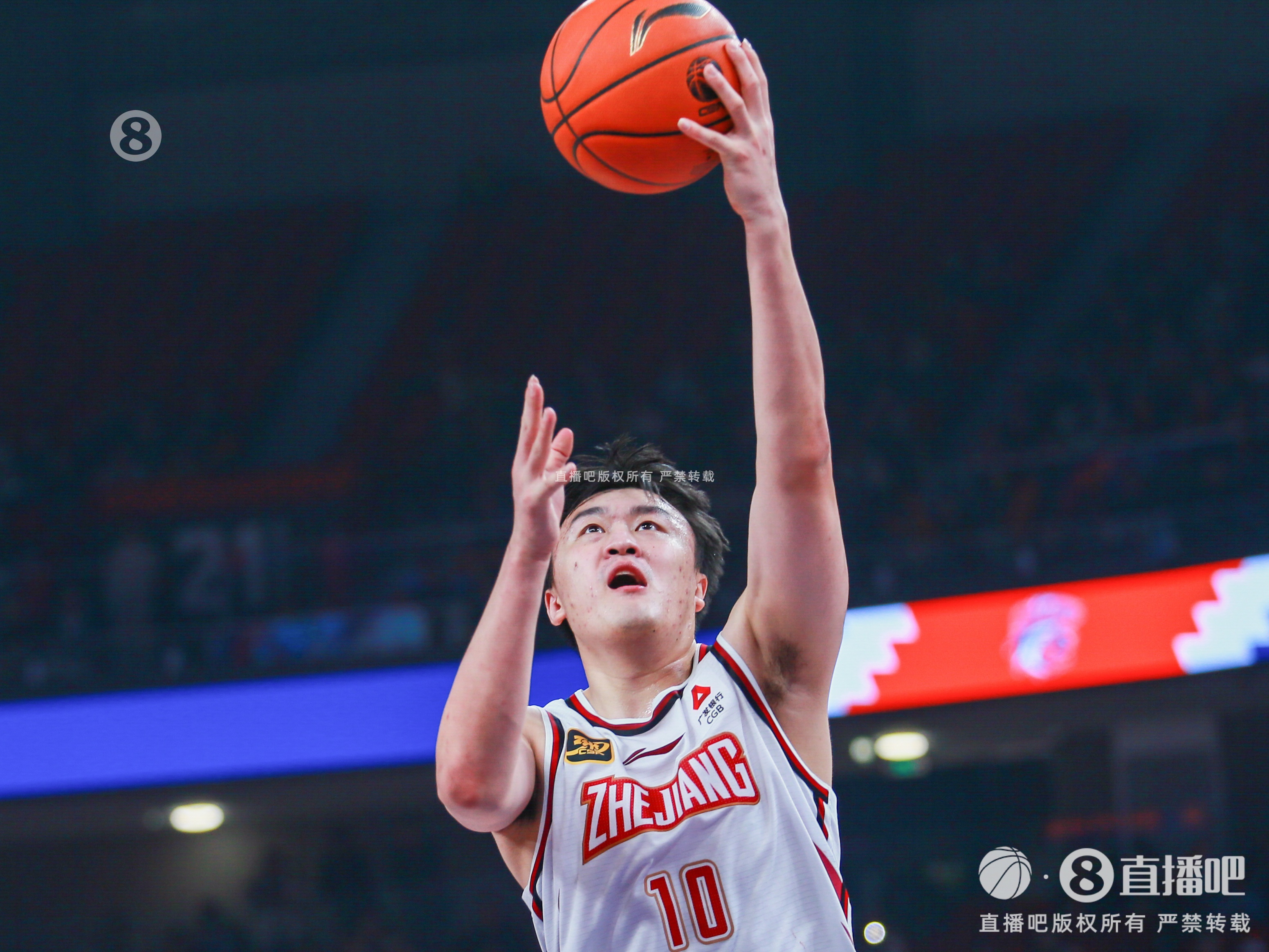  獲勝功臣！劉澤一11中9高效砍下19分13板2斷 拼下3前場(chǎng)籃板