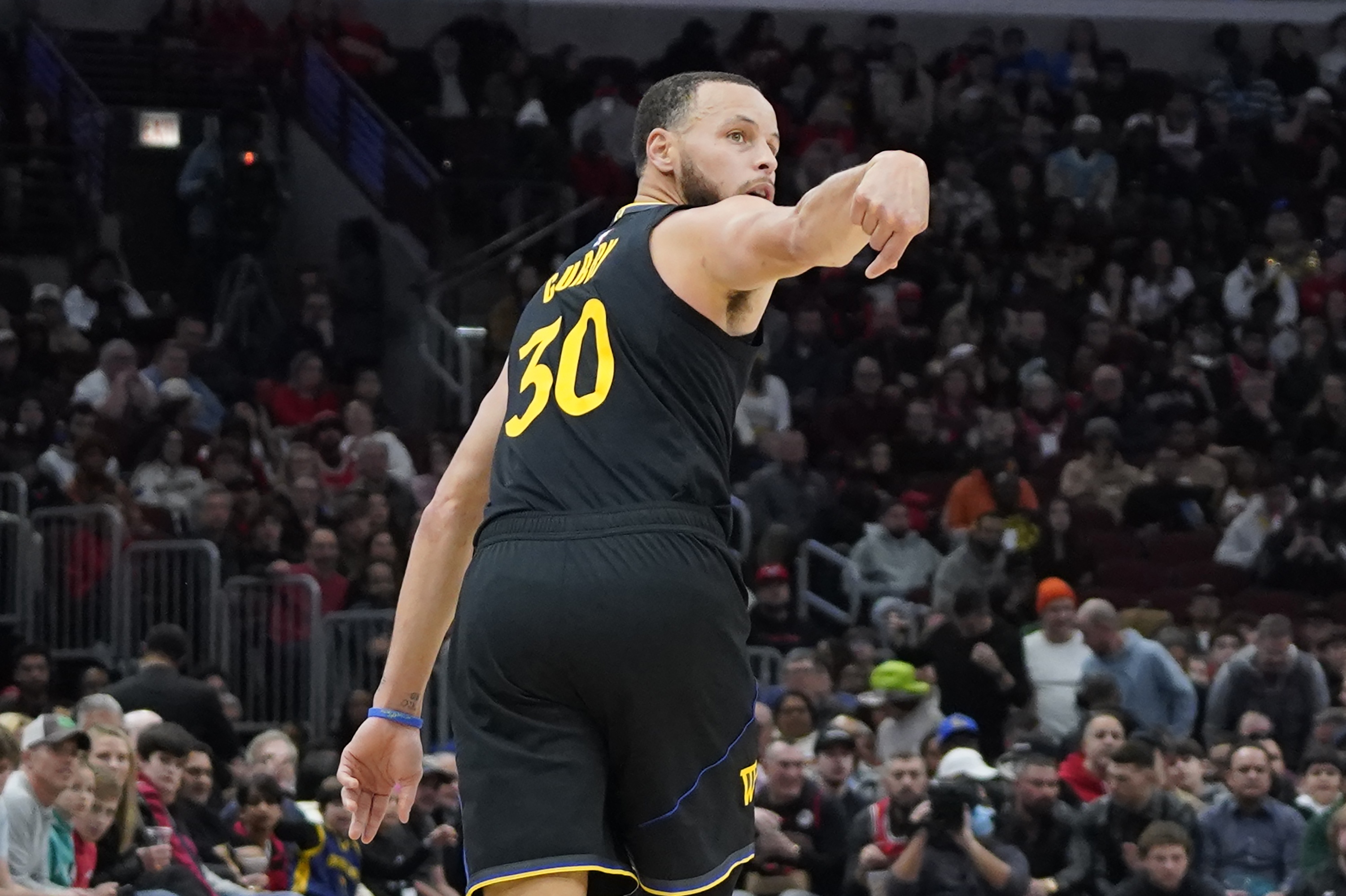 NBA單場(chǎng)進(jìn)8+三分場(chǎng)數榜:庫里87次斷檔第1 表哥第2克萊第3哈登第4